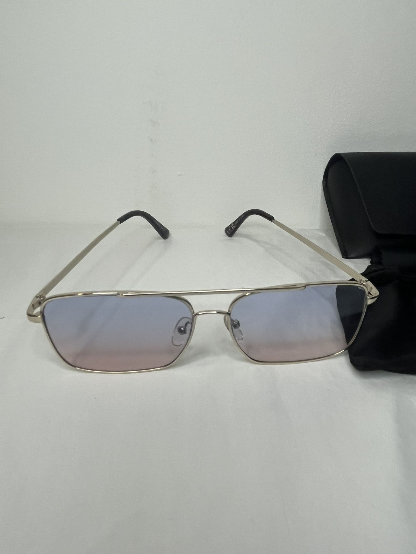 Gradient Square Sunglasses – Sleek & Stylish 🔥