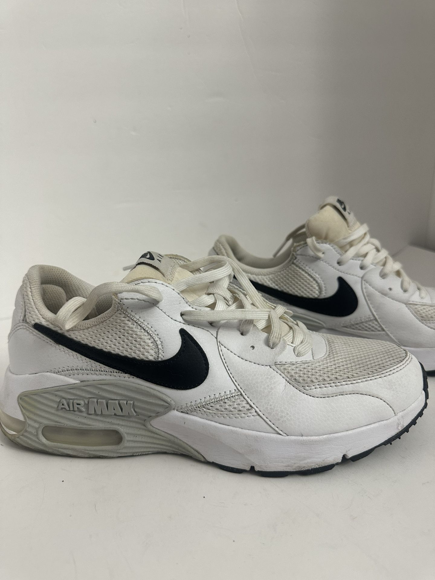 Nike Air Max Excee Womens Athletic Shoes size 9.5 White Black CD5432-101