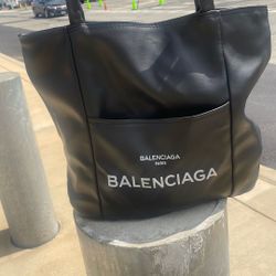 Black  Balenciaga Purse