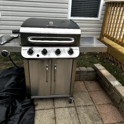 Charbroil Grill - Propane