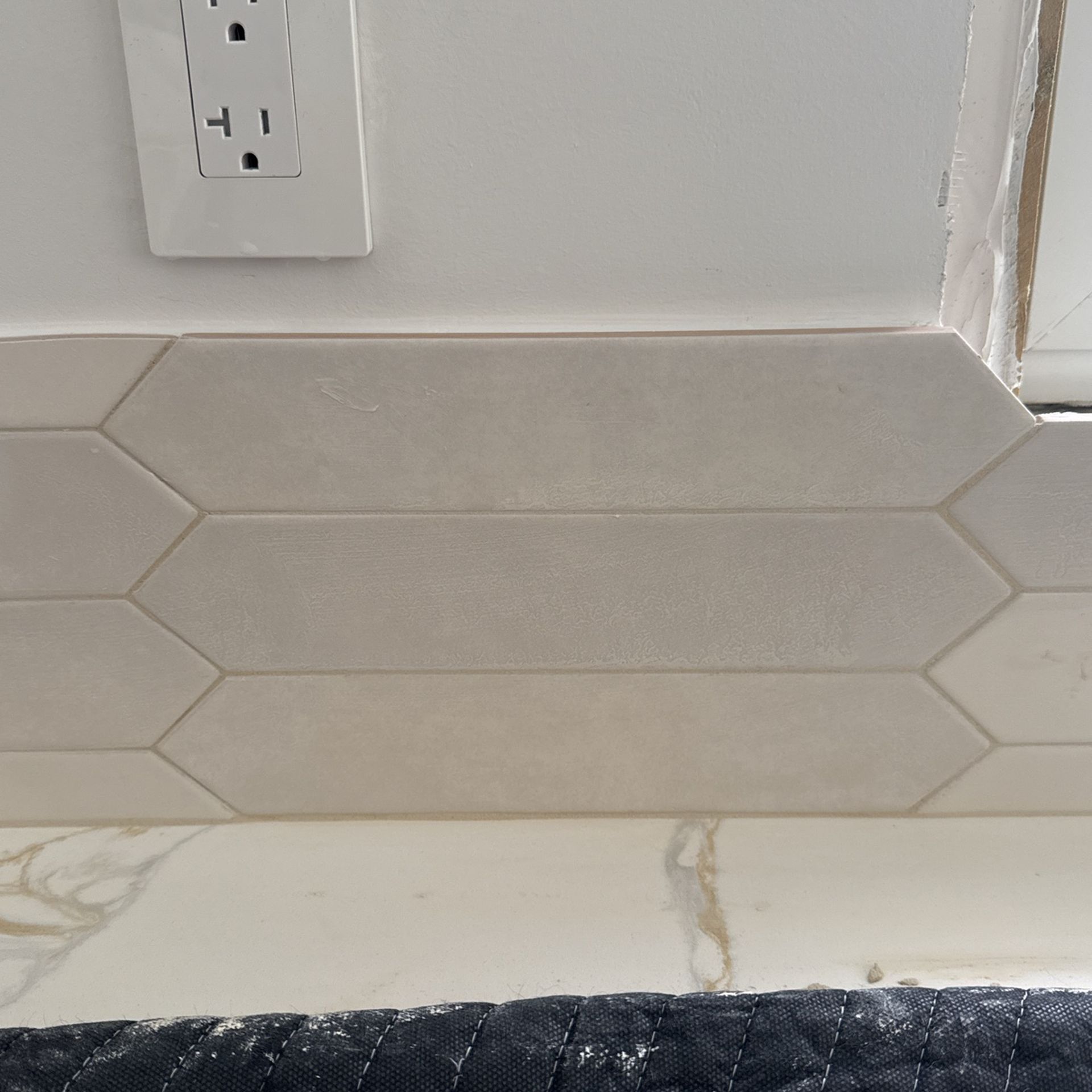 Renzo Dove Tile Picket