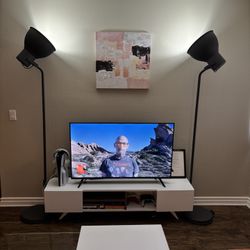 50-Inch Hisense 50R6+ 4K Roku Smart TV