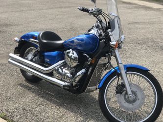 Honda shadow VTC2 750 Only 25,000 miles.