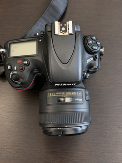 Nikon D800 + 85mm f/1.8G Lens, Battery & Charger