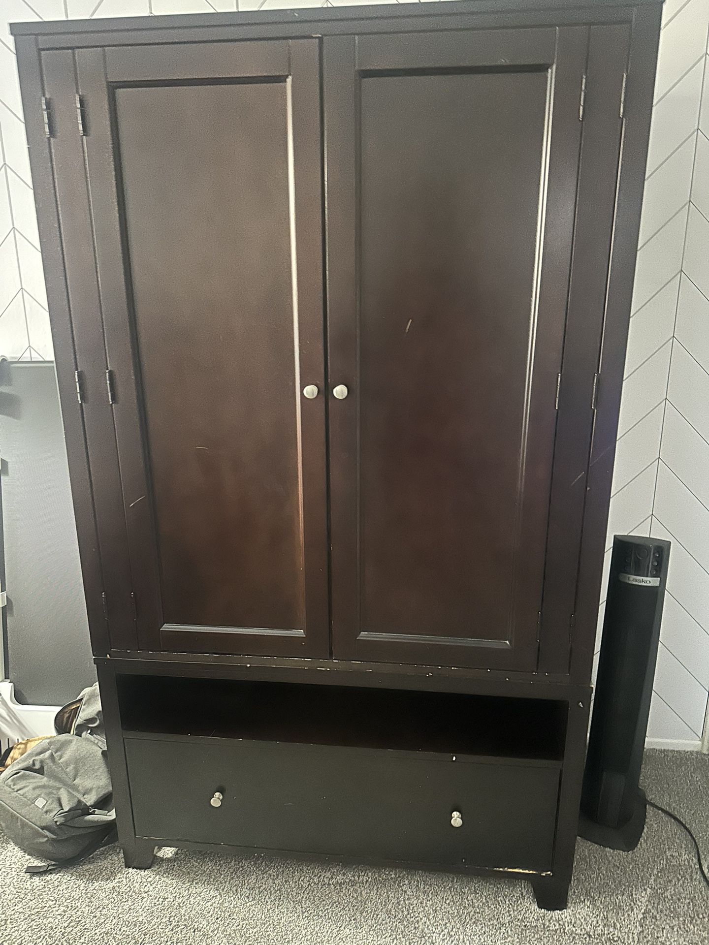 Armoire closet