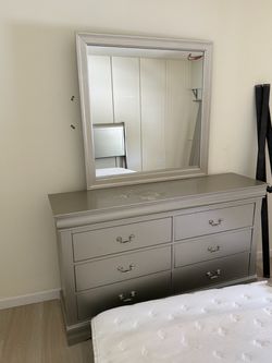 Bedroom Furniture Set Queen Bed + Dresser + Vanity + Nightstand