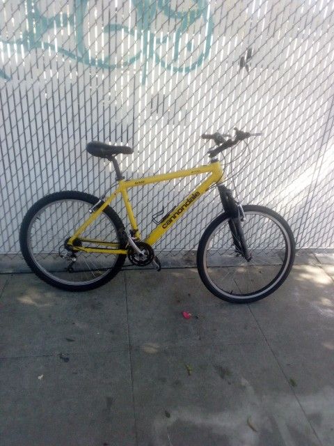🚴‍♀️ Vintage Yellow Cannondale F700 CAD3 Mountain Bike – $175 (priced to sell fast!)
