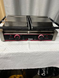 Winco EPG-2 double plate panini grill