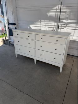 6 drawer white IKEA dresser !