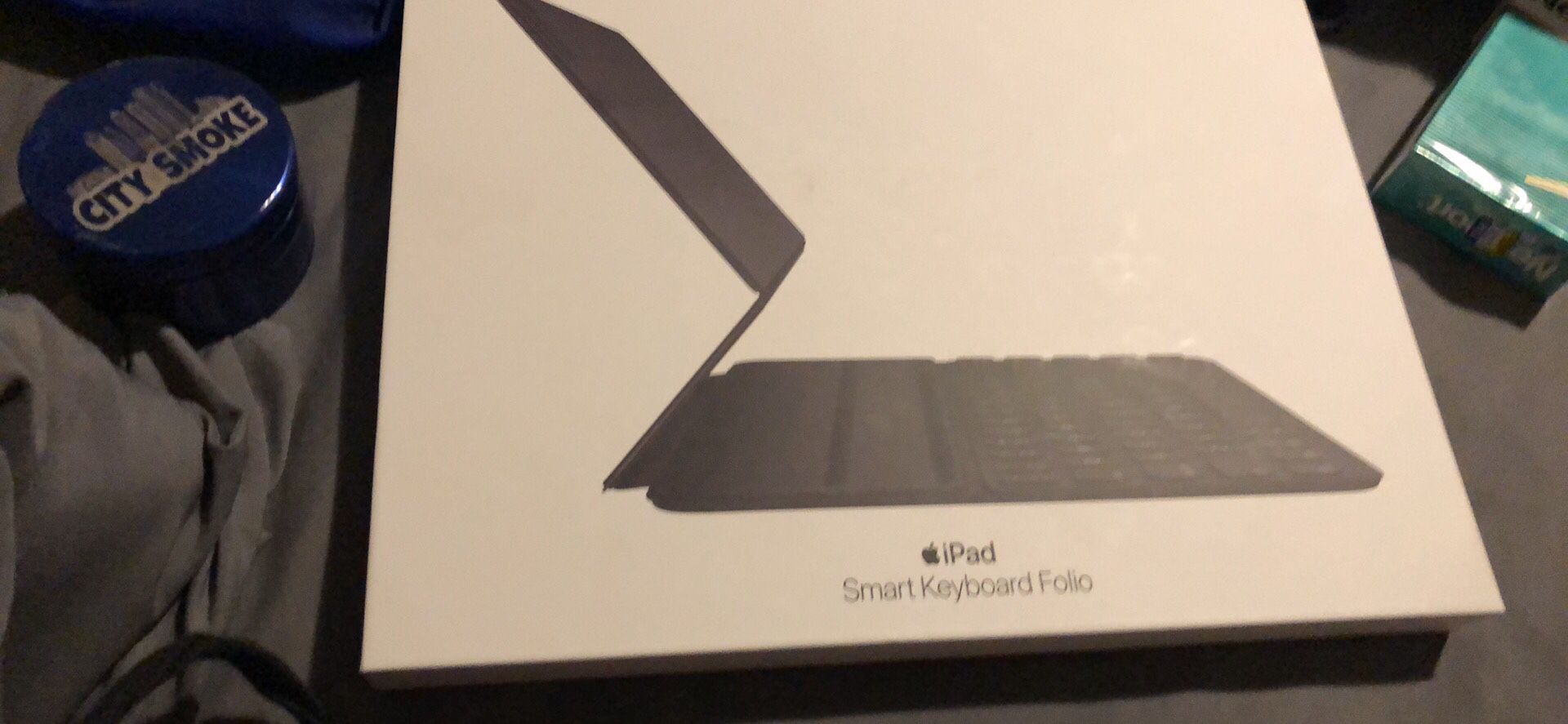 Apple Smart Keyboard Folio 