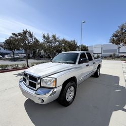 2005 Dodge Dakota Laramie