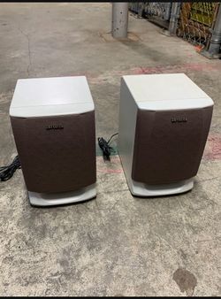 Aiwa bookshelf speakers