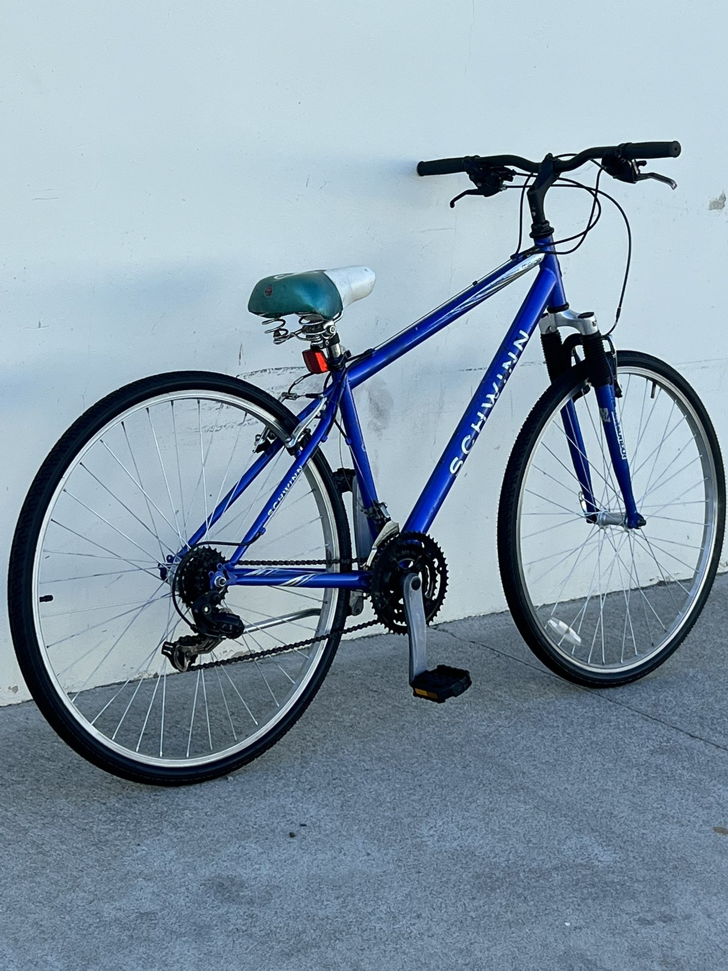 Schwinn Merge Hybrid Mountain Bike 700 Wheels