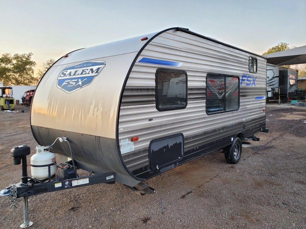 2021 Salem FSX 19ft lightweight Bunkhouse sleeps 6 3000lbs