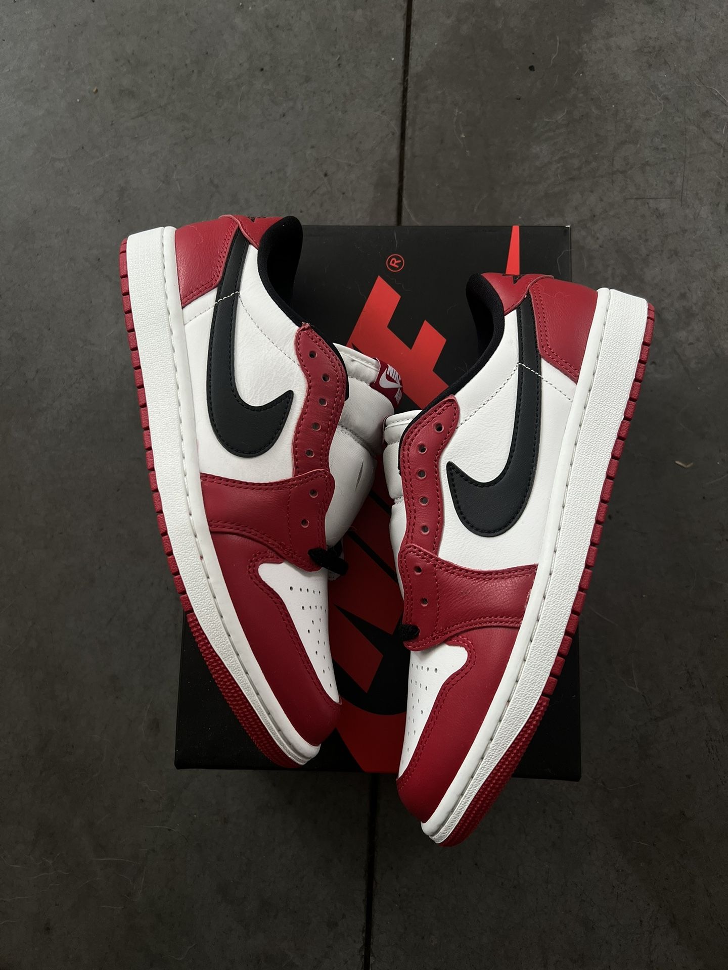 Air Jordan 1 Low Chicago 