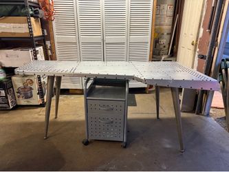 Desk-airplane desk along with rollabout