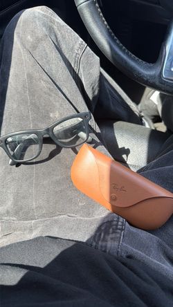 Ray-Ban Meta Smart Glasses with Case