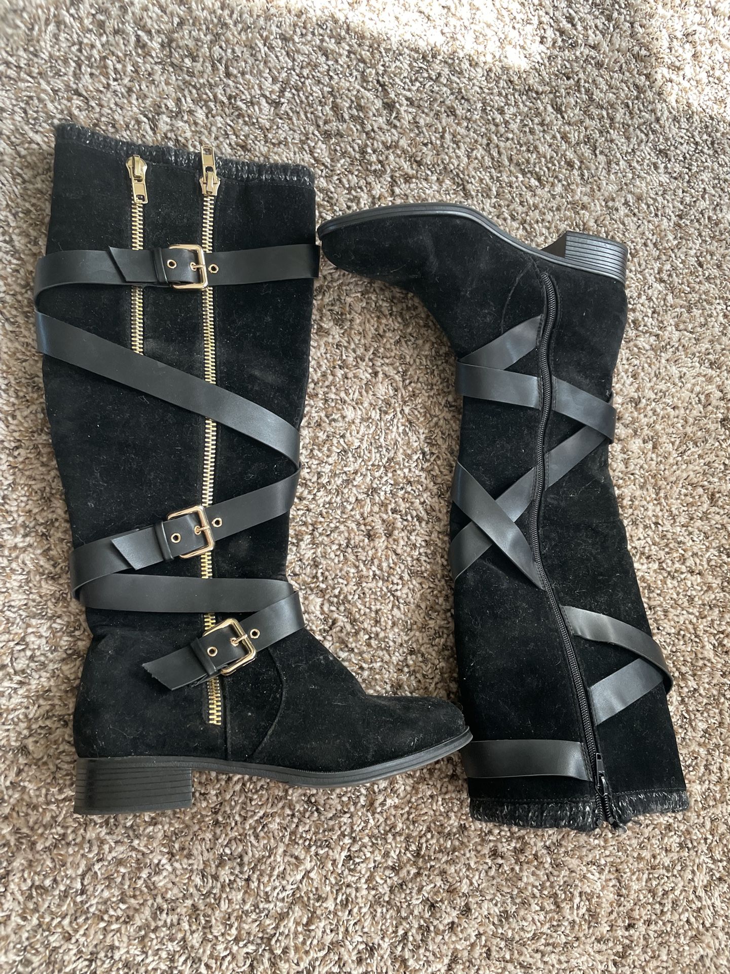 Black Boots – Size 7.5 Barely Used.
