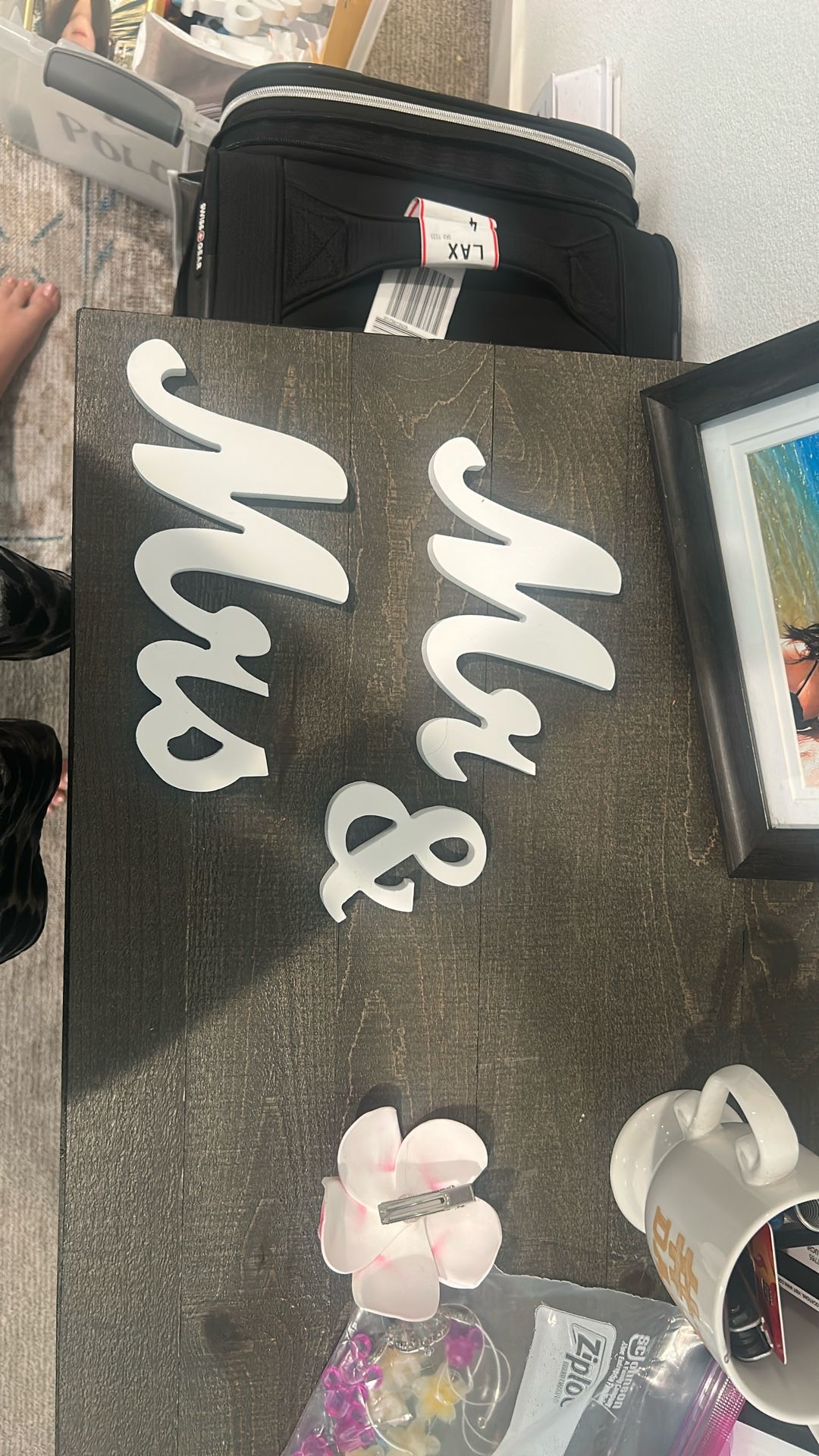 Mr & Mrs wood sign