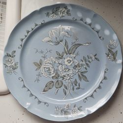 VINTAGE! TAYLOR SMITH TAYLOR CHINA BRAND, "BLUE MIST" PATTERN DINNER PLATE,  COLLECTIBLE!