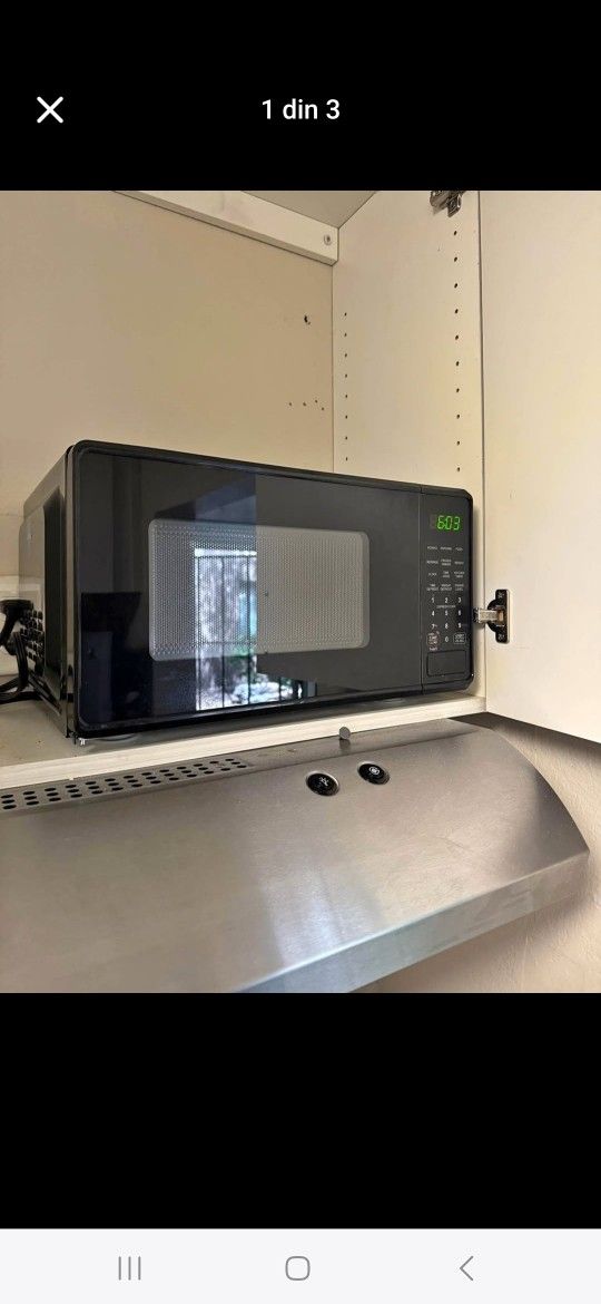 microwave oven