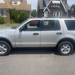2004 Ford Explorer XLT 3rd row Seating