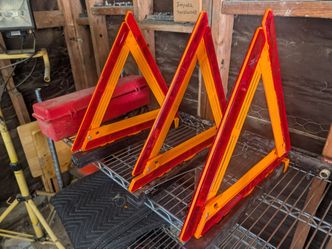 Reflective safety triangles