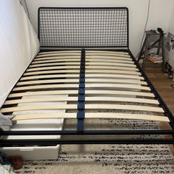Quality Modern Bed Frame - Queen 