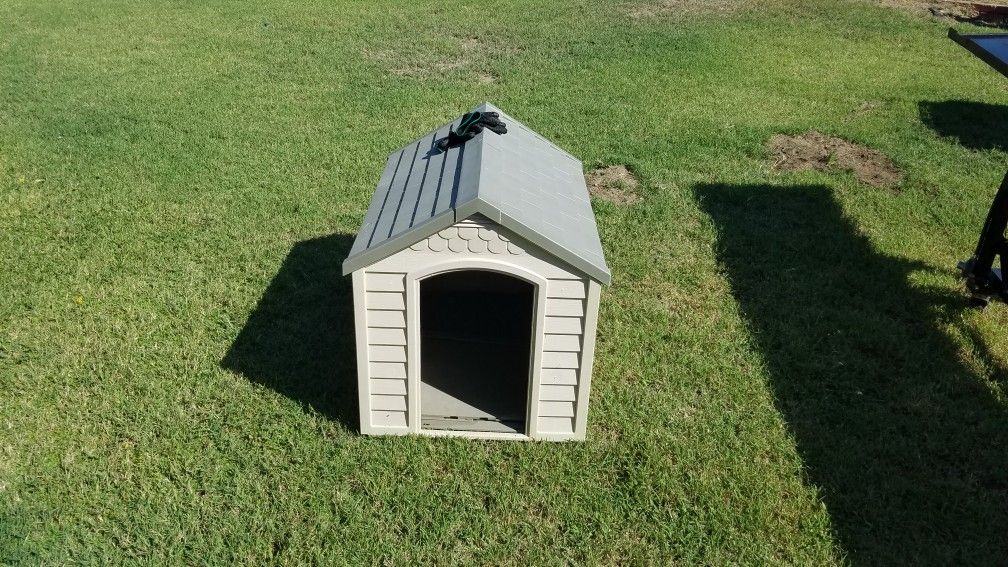 Small Dog House.
