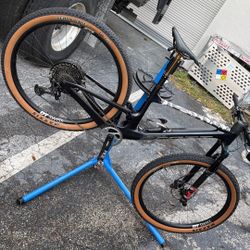 Scott  Spark Full Carbon ( M )