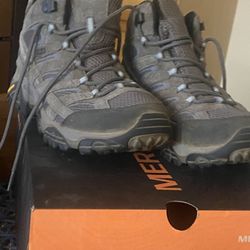 Merrill Women’s Hiking Boots Moab 