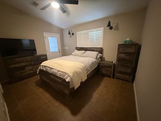 Queen Size Bedroom Set