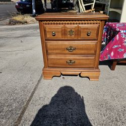 VINTAGE CABINET (MAPLE)