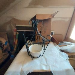Vintage Colony Hanging Planter