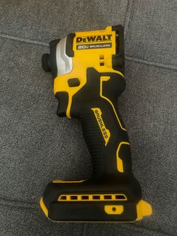 ATOMIC 20V MAX  1/4 in. Impact Driver Nuevo