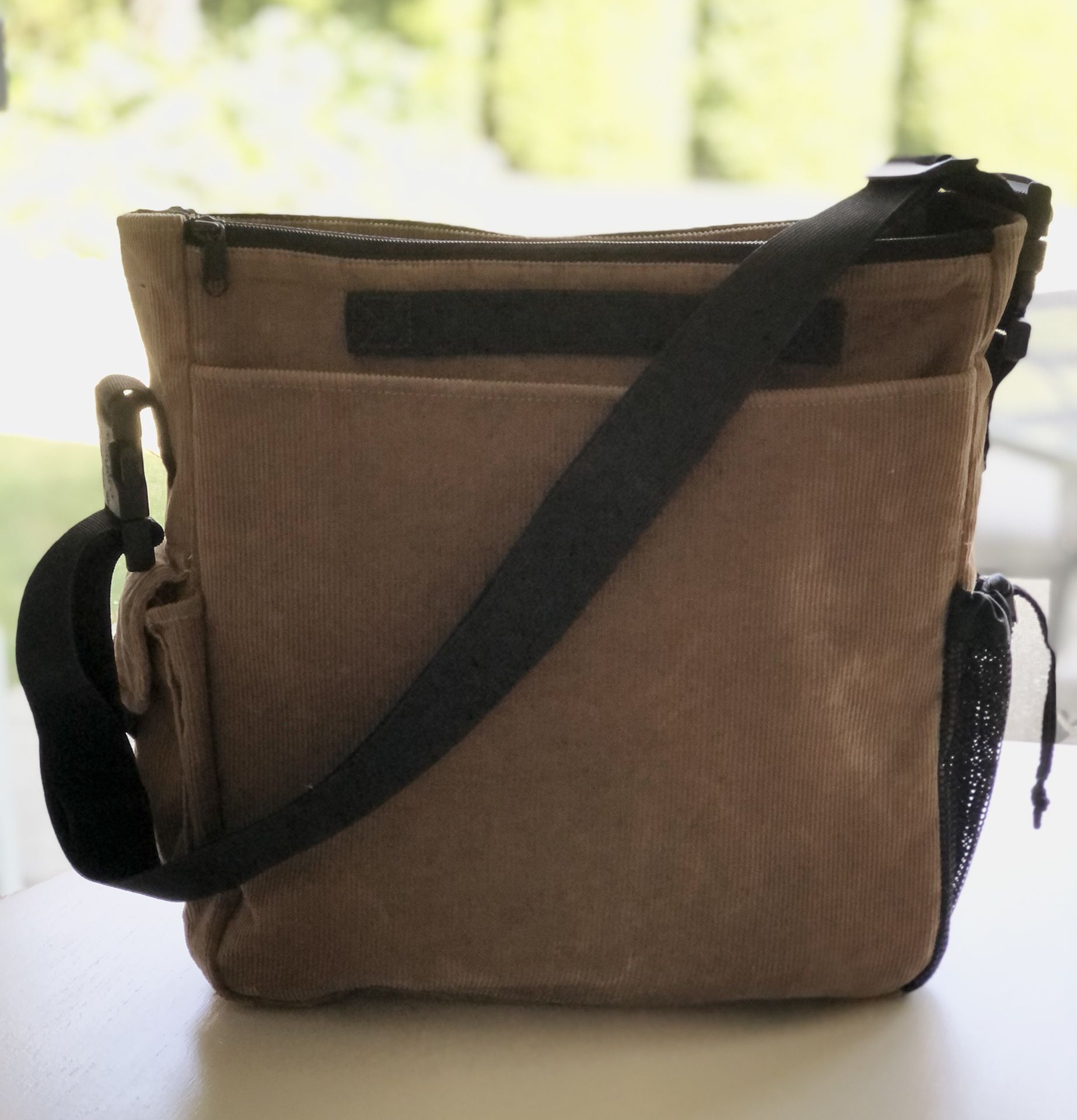 Skip Hop Duo Corderoy Diaper Bag• Clips Convert To A Stroller Bag, Shoulder Or Crossbody Messenger Bag 