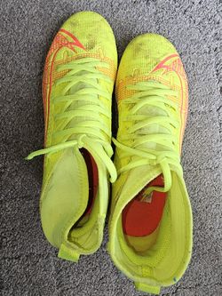 Nike Cleats Size 4 youth