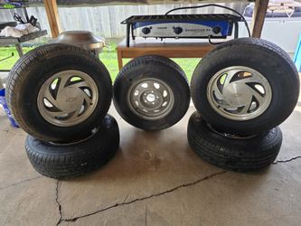 235/70R15 (5) Wheels And Tires