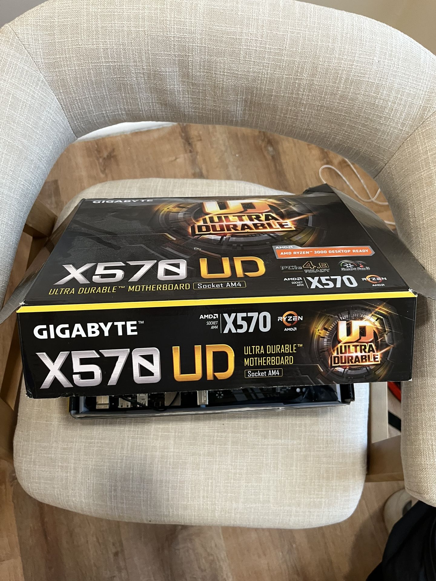 Gigabyte X570 UD Motherboard W 16gb Of Ram