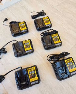 DeWALT 20V Fast Charger 4Amp