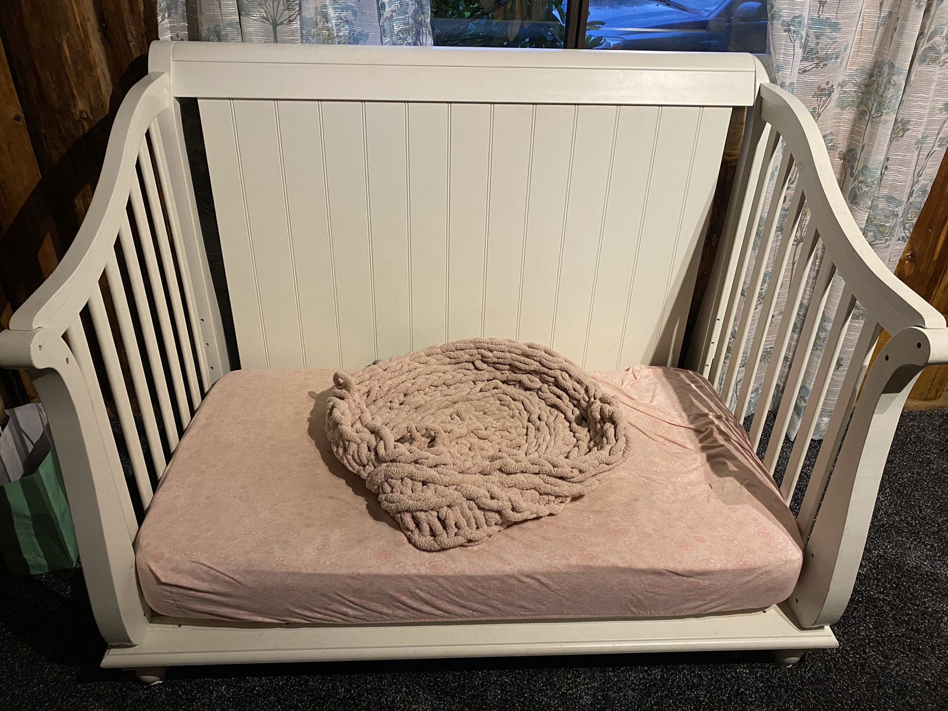 Basset Bed/crib for sale 