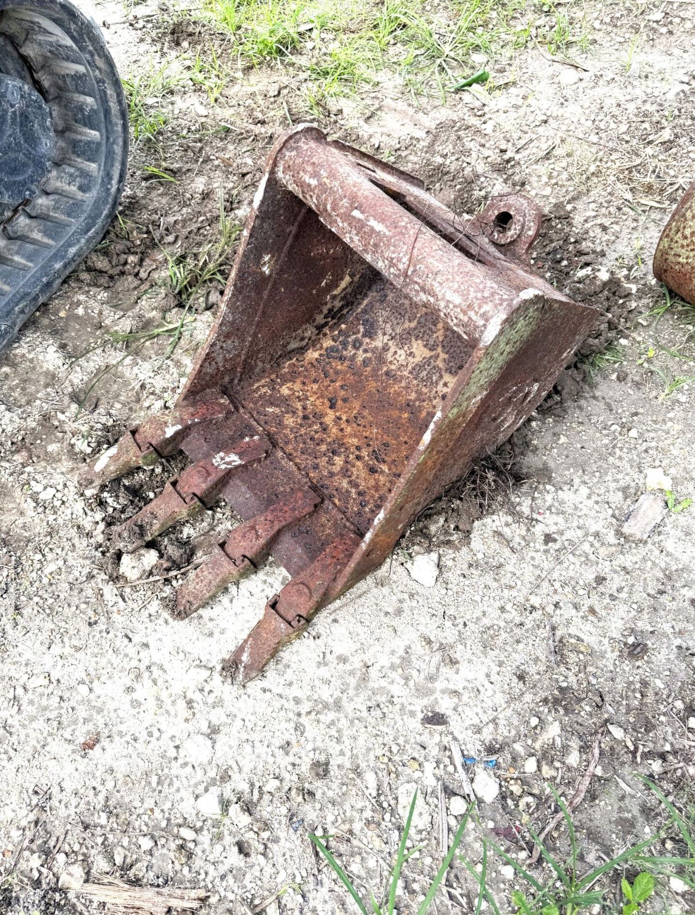 50608A9 EXCAVATOR BUCKET 19" 4 TEETH DIGGING BUCKET.