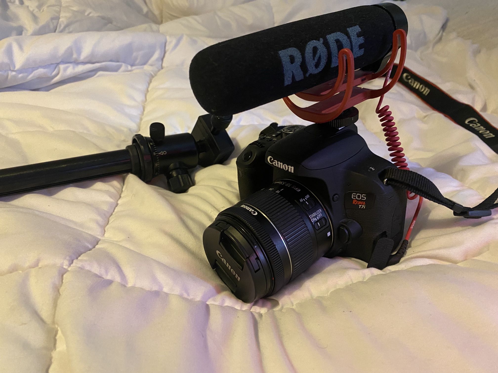 Canon T7i (800D) DSLR camera | W/Starter Equip