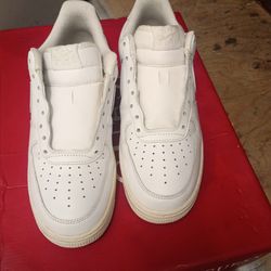 Nike Air Force 1 size 9.5