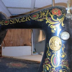 Singer Antique Sewing Machine