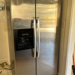 Refrigerator Side-By-Side