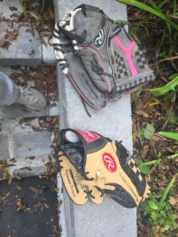 2 Tee ball gloves