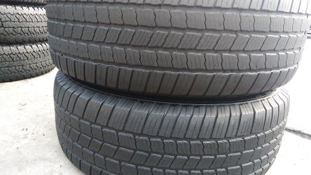 Two matching Michelin tires for sale 265/70/17