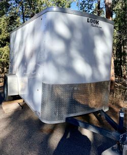 Enclosed trailer