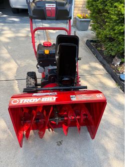 Snow blowers good condition